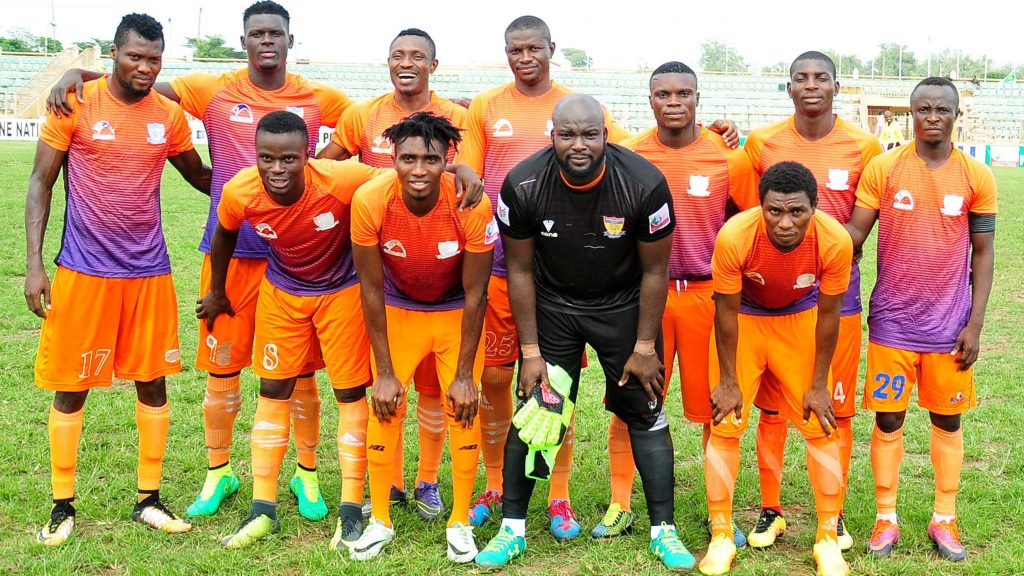 Sunshine Stars Relegated from NPFL After 18-Year Run Ends in Defeat to Niger Tornadoes Sunshine Stars players lined up before their match against Niger Tornadoes in the NPFL, ready for action on the pitch.