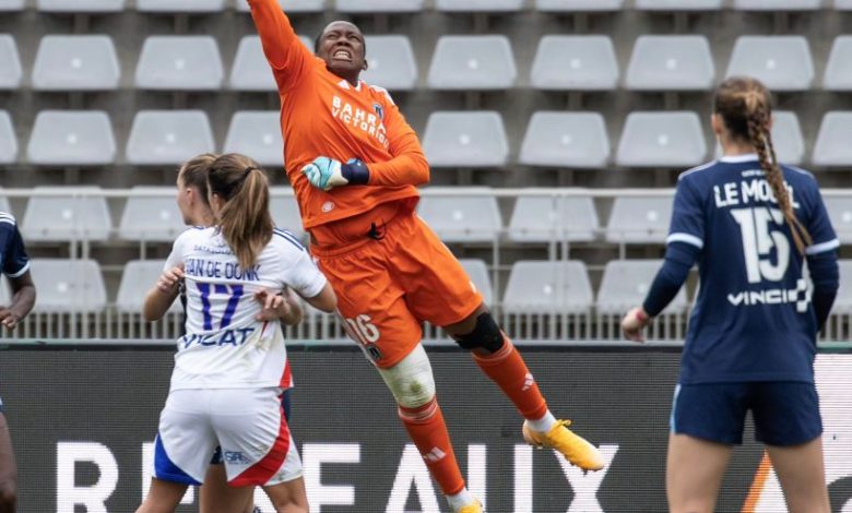 Chiamaka Nnadozie in action for her former club