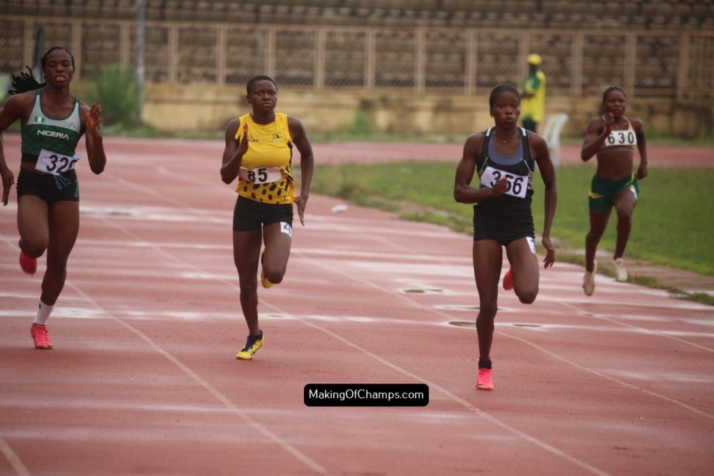 Success Oyibu crosses the finish line ahead of Lucy Nwankwo and Cynthia Chioma Nweke in the U20 Women’s 200m final at the Nigerian Junior Championships.
